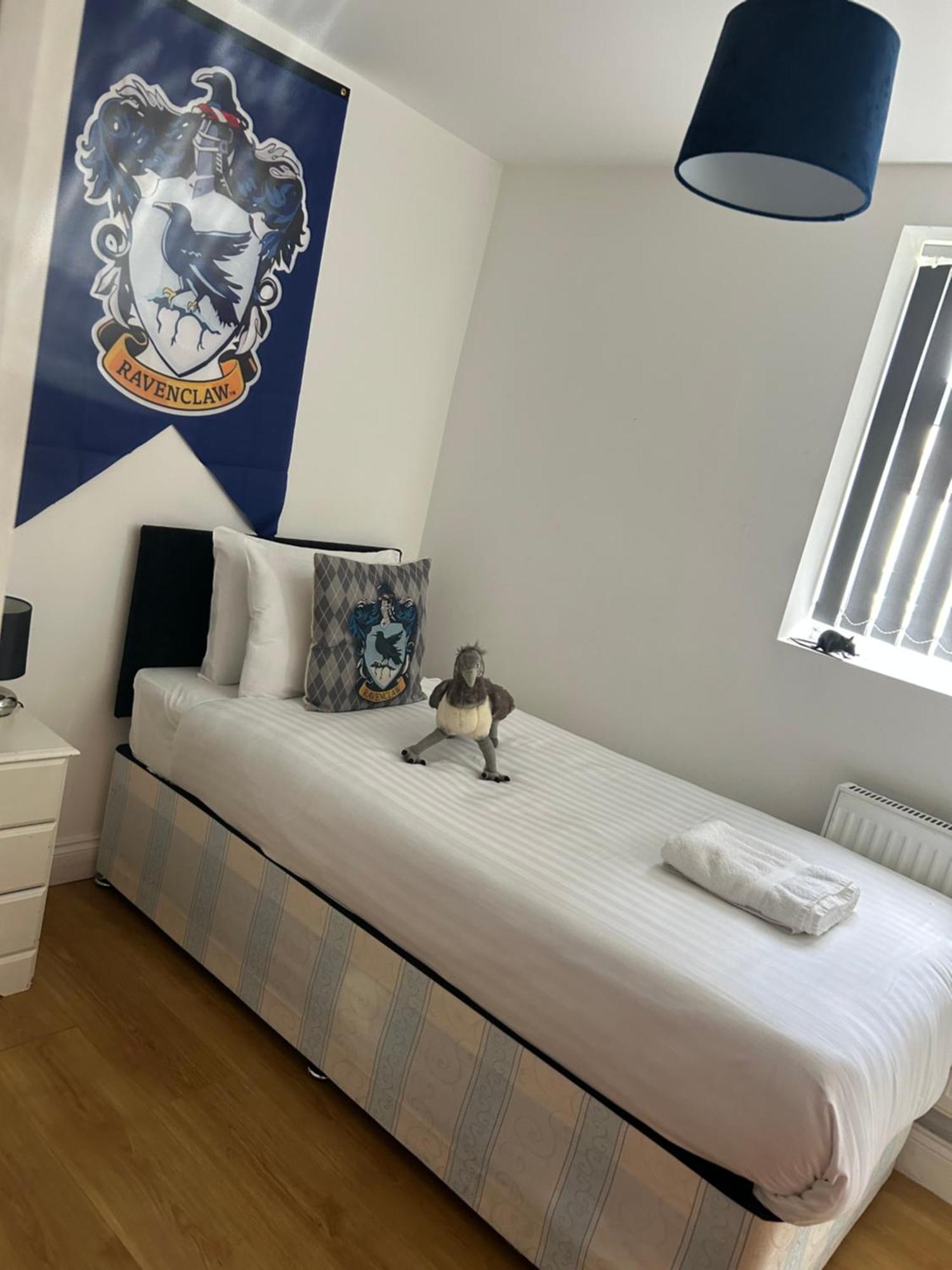 อพาร์ตเมนต์ 3 ห้องนอน 1 ห้องน้ำส่วนตัว ขนาด 1000 ตร.ม. – วัตฟอร์ด Apartment ภายนอก รูปภาพ
